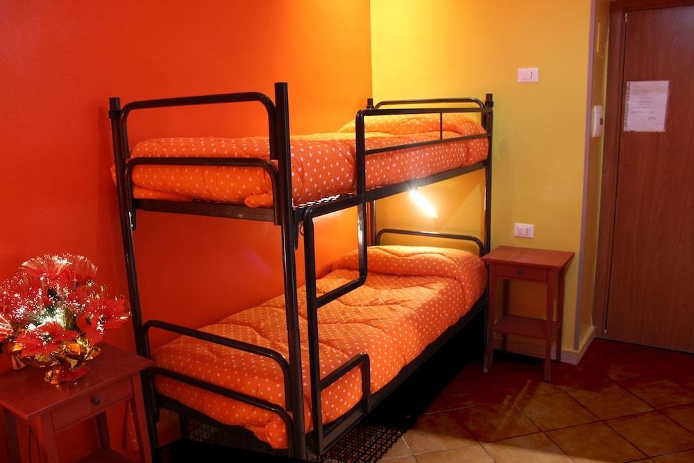 Legends Hostel Rome Exterior photo